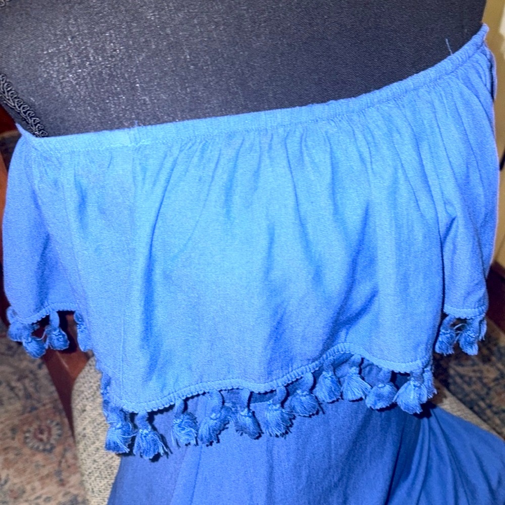NWOT- Lulus Blue Layered Dress with beautiful embroidered accents on dress Med - Picture 9 of 14